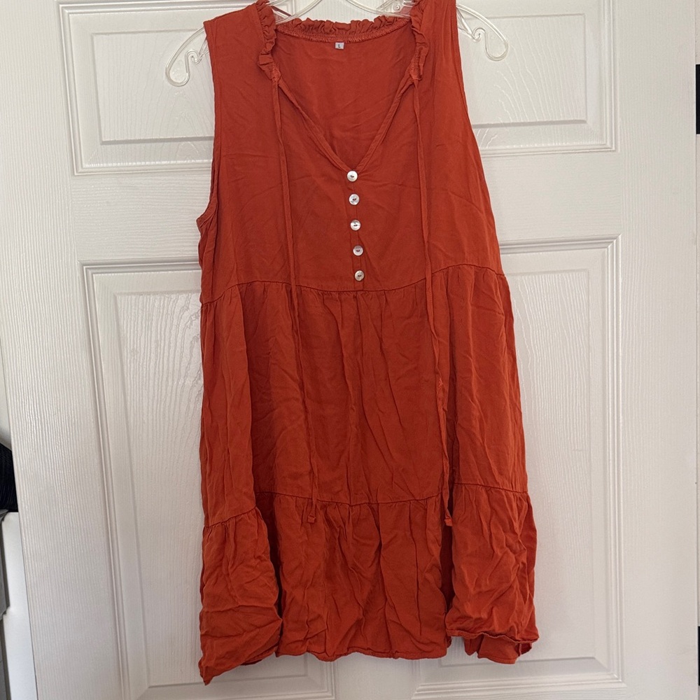 Women's Sleeveless Button-Down Top - burnt orange